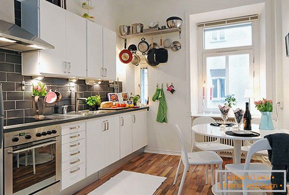 Кухнята на малък апартамент в Швеция