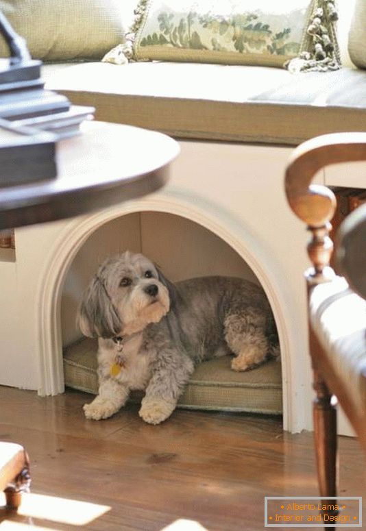 Уютна къща за куче в апартамент