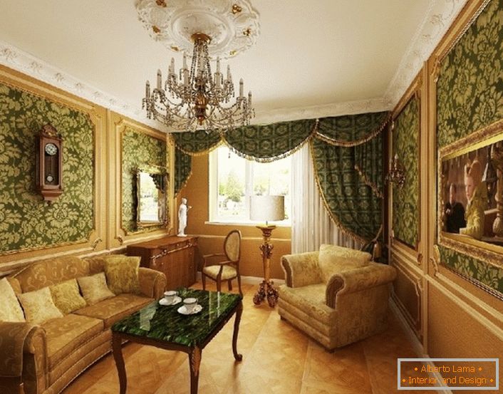 Стая за гости в бежов и зелен цвят в бароков стил.