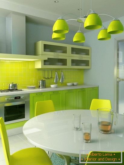 Интериор на малка кухня в ярки цветове