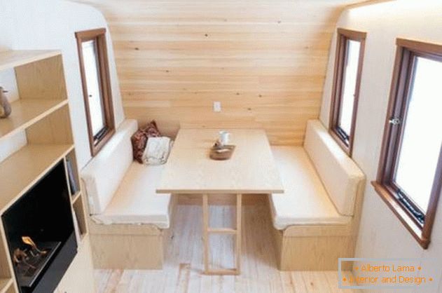 Удобна мини-къща: снимка от Онтарио - дървена украса