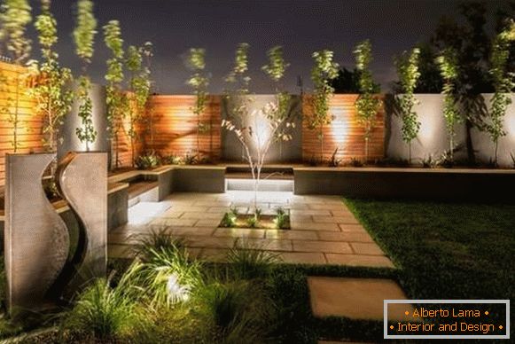 Модерен дизайн на градината - снимка с LED осветление