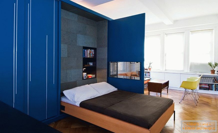 Сгъваемо легло в дизайна на малък апартамент
