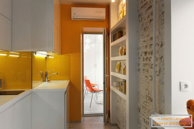 Кухня на малък студио апартамент в Киев