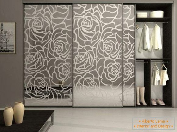 Красиви шкафове купе в спалнята - фото дизайн с картина