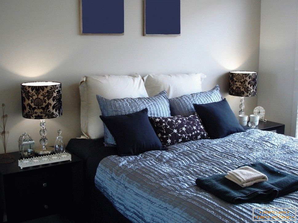Спалня в син цвят