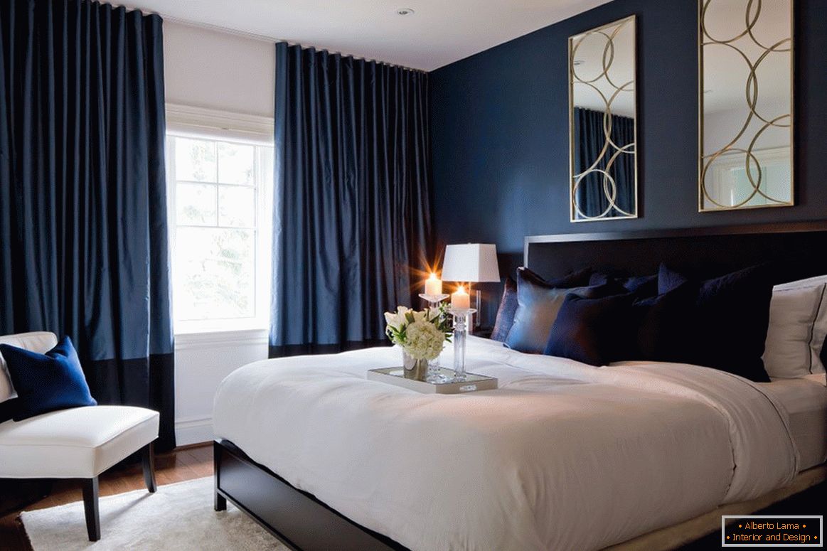 Дизайн на спалнята в синьо