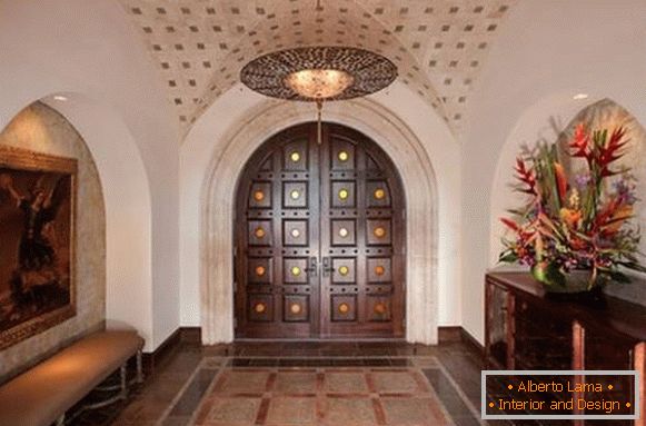 Къща и входни врати в марокански стил