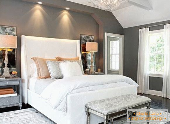 Снимка на спалня в модерен стил със сива боя по стените