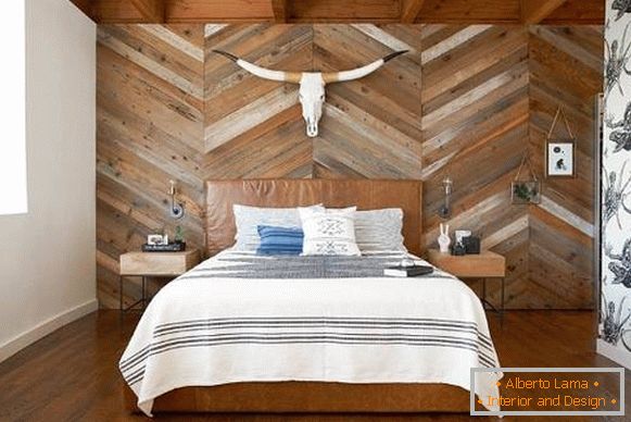 Снимка на спалня в модерен стил с дървени панели