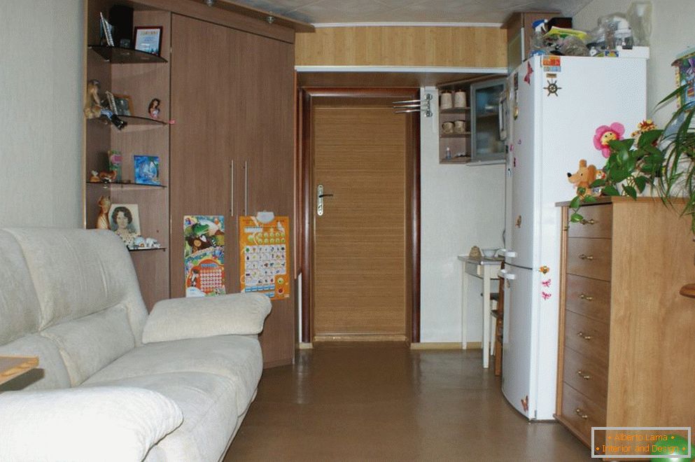 Интериорът на стаята е 12 квадратни метра. m в общежитии