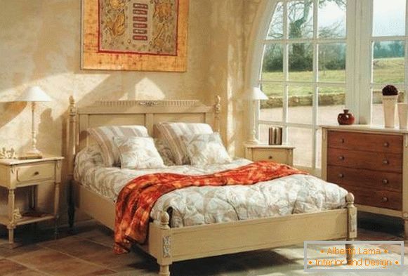 Легло в стила на Прованс и други мебели в интериора