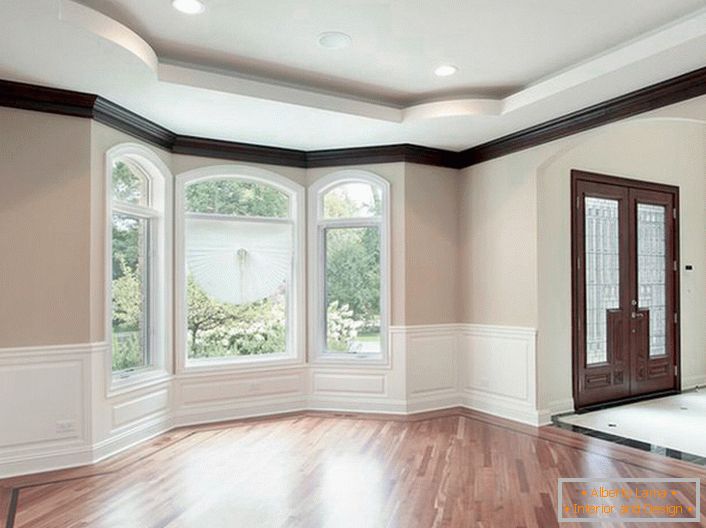 Големи размери на опънати тавани могат да бъдат инсталирани в просторни помещения.