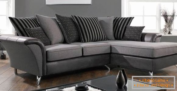 Малък ъглов диван в сив цвят