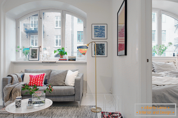 Дневна и спалня на малък апартамент в скандинавски стил