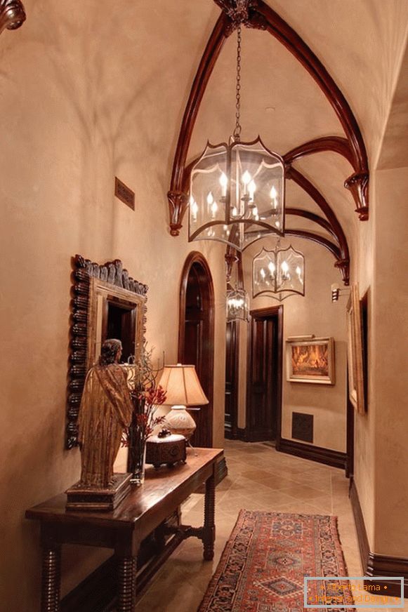Венецианска циментова замазка в коридора снимка