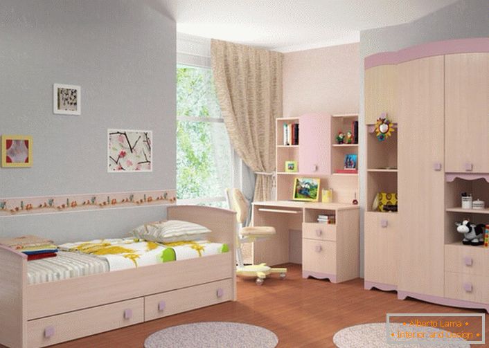 Модулните мебели за деца трябва да са просторни, така че стаята на детето да не изглежда затрупана.