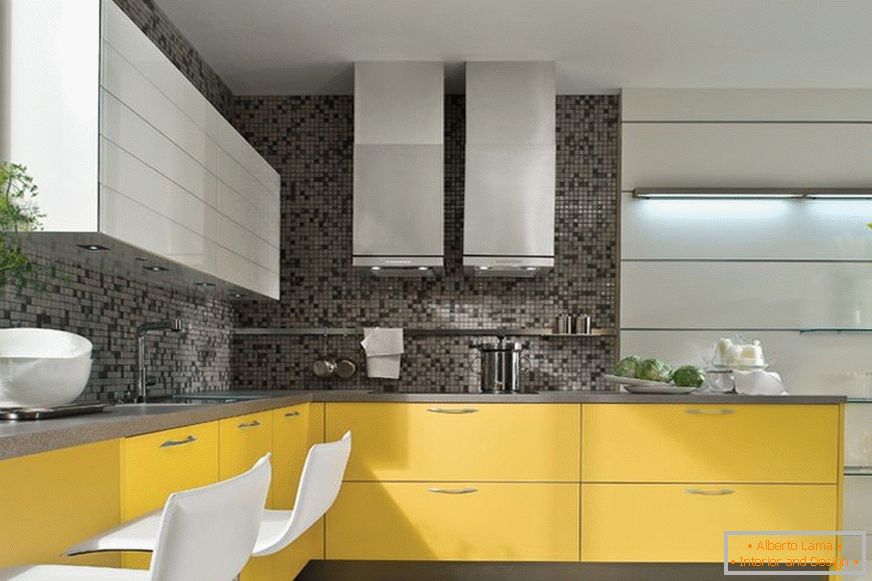 Жълто-сива кухня