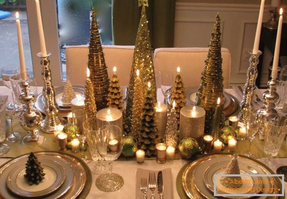 Златни орнаменти за масата на Нова година