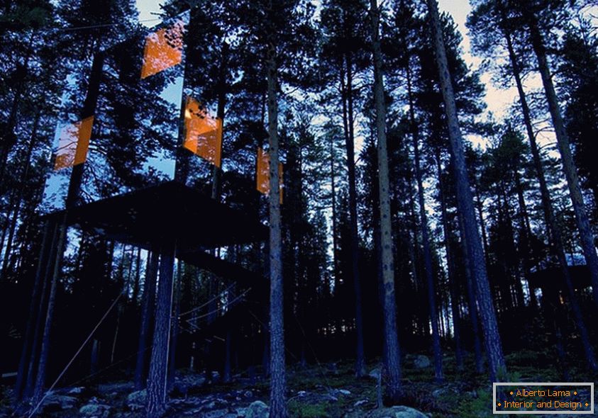 Mirror Tree House (Швеция)