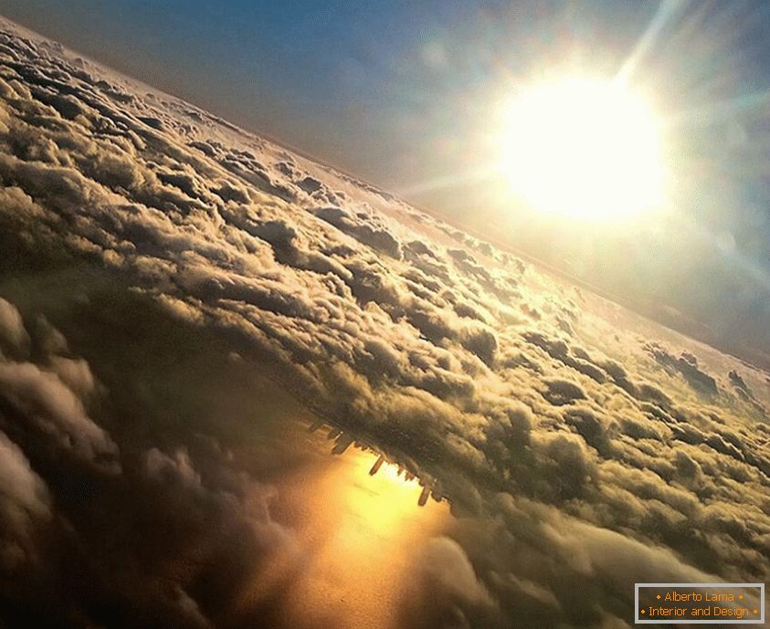 Чикаго в отражението на езерото Мичиган