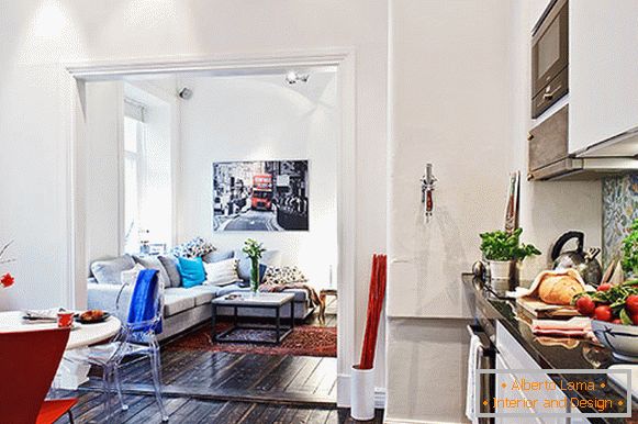 Дизайнерски апартаменти в бяло с ярки елементи