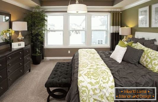 Зашеметяващ дизайн на спалнята с черен декор