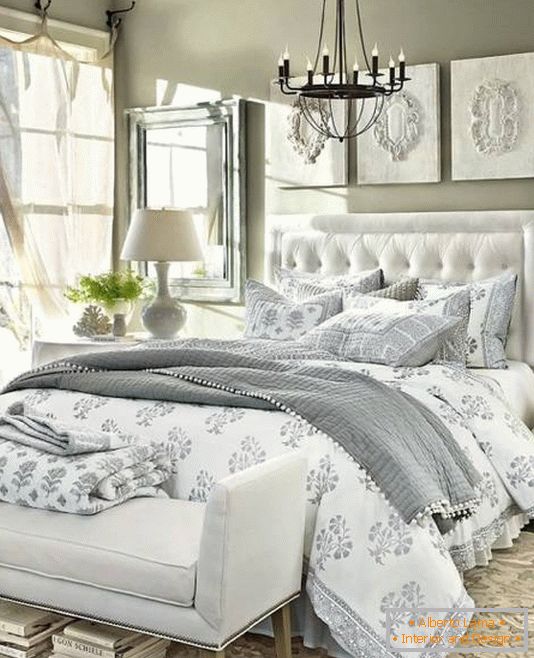 Луксозна спалня в неутрални цветове