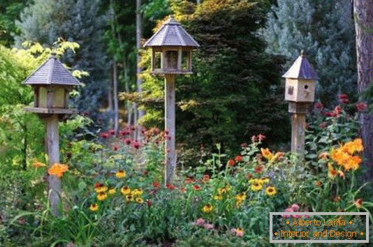 Къщи за отглеждане на птици в градината