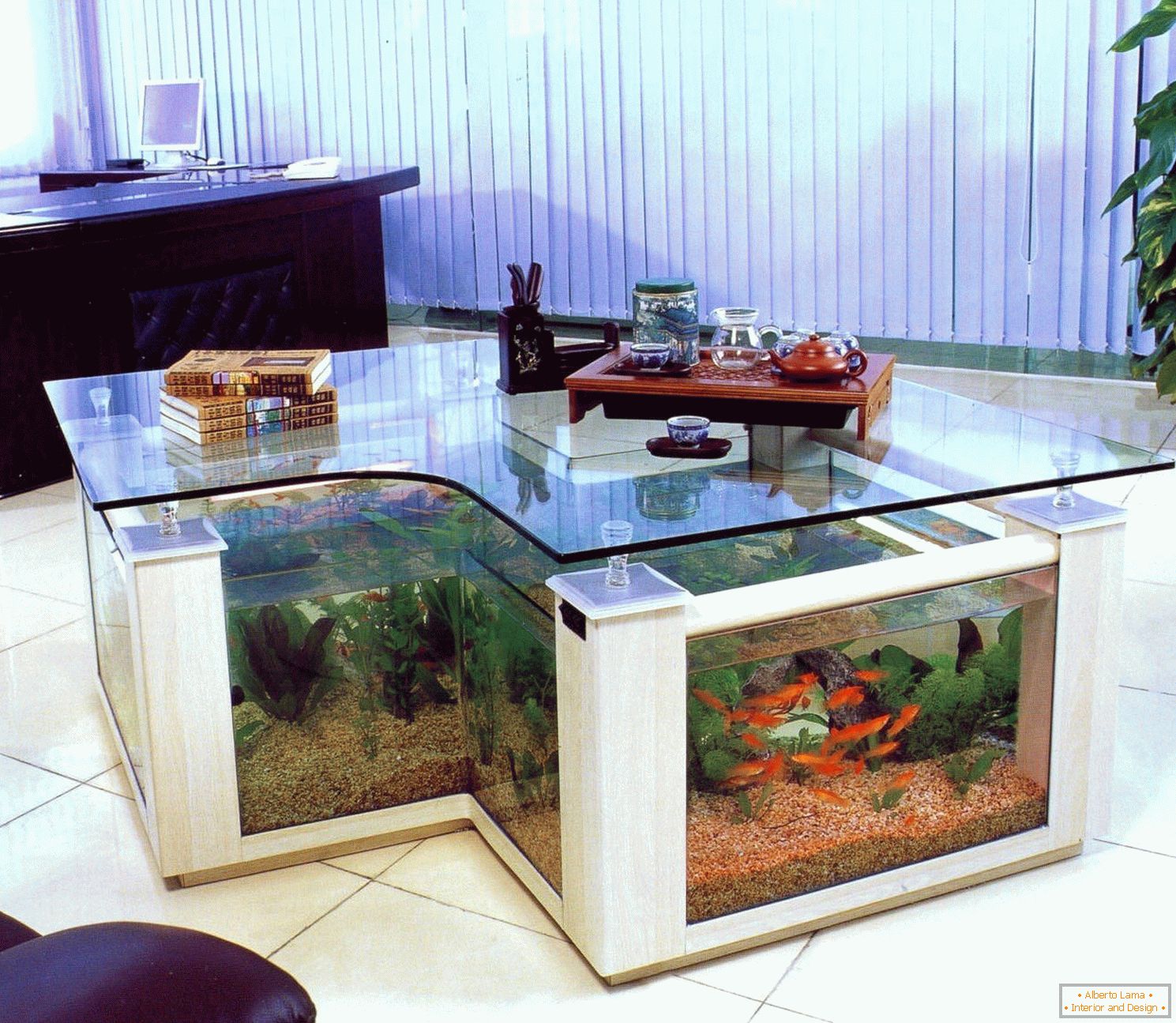 Таблица-аквариум в офиса