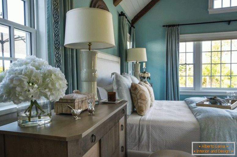 dh2015_master-bedroom_matching-бели лампи-шкафче-dressers_h-JPG-разкъсат-hgtvcom-1280-853