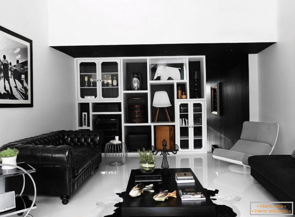 Бял под и черни мебели