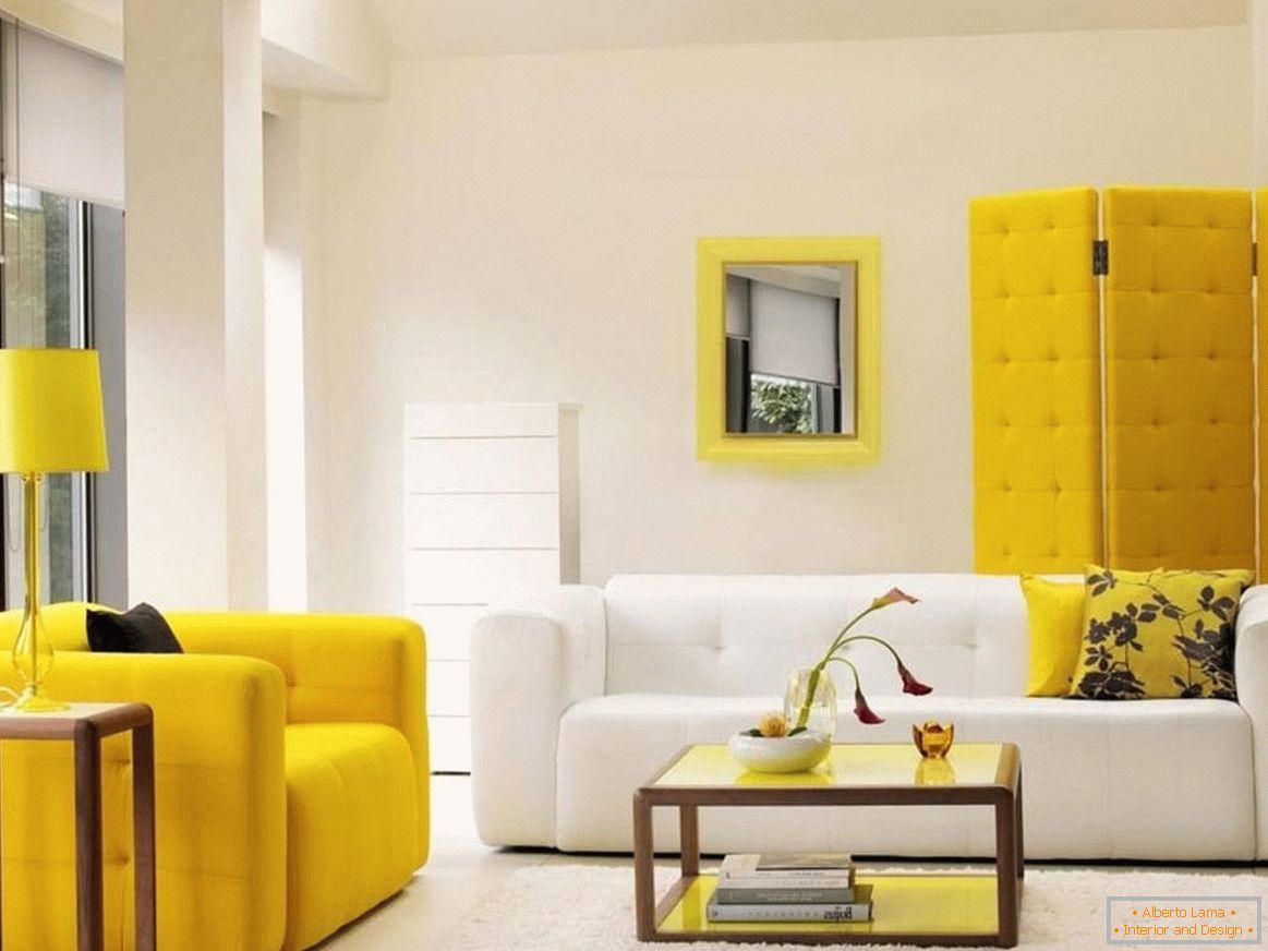 Ярко жълти мебели