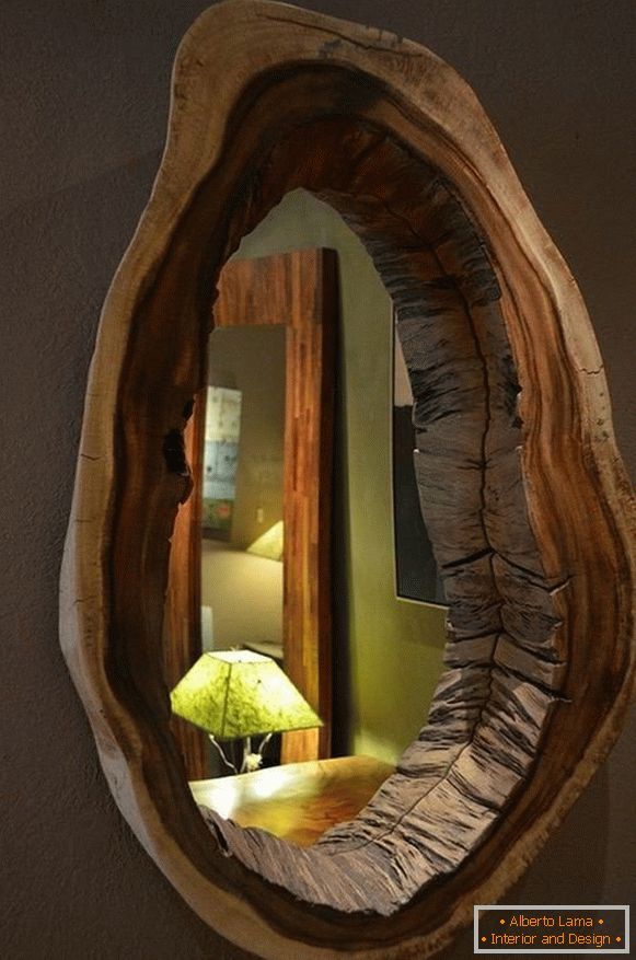 Огледална рамка от дърво