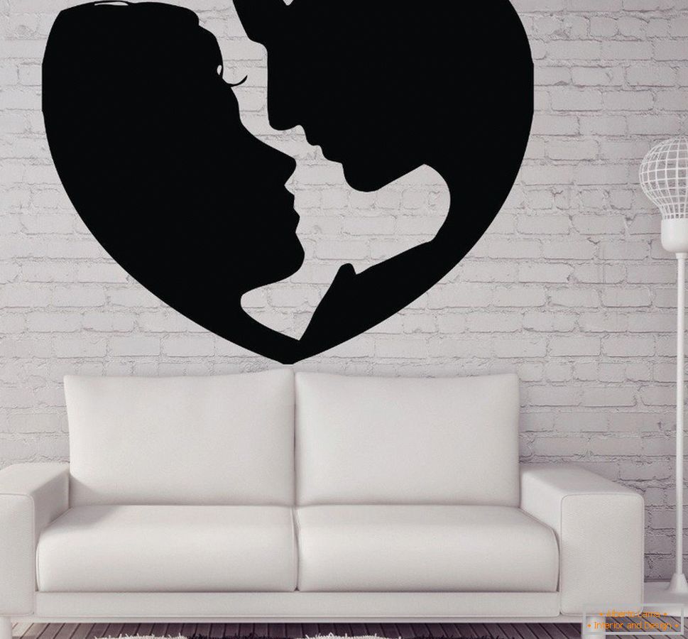 Декор на стената с образа на влюбената двойка