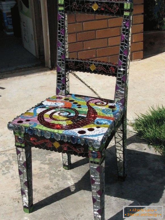 Запечатване на стол с мозайка