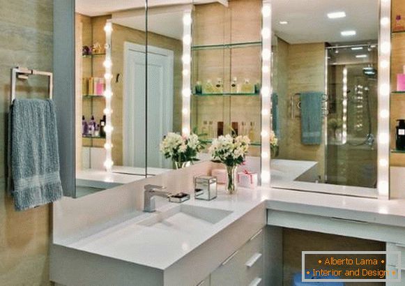 Как да украсите огледалото за баня с вашите ръце