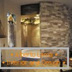 Дизайн на стая с преграда от декоративен камък