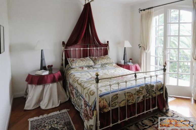 красив-традиционен френски провинциален дом-образ-на-нов-в-дизайн-2015-спалня-интериор-кънтри