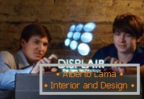 Displair: Интерактивно устройство, проектиращо холограма
