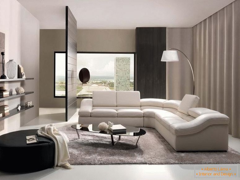 Мекият, удобен диван в стила на високите технологии се вписва перфектно в интериора на студийния апартамент. 