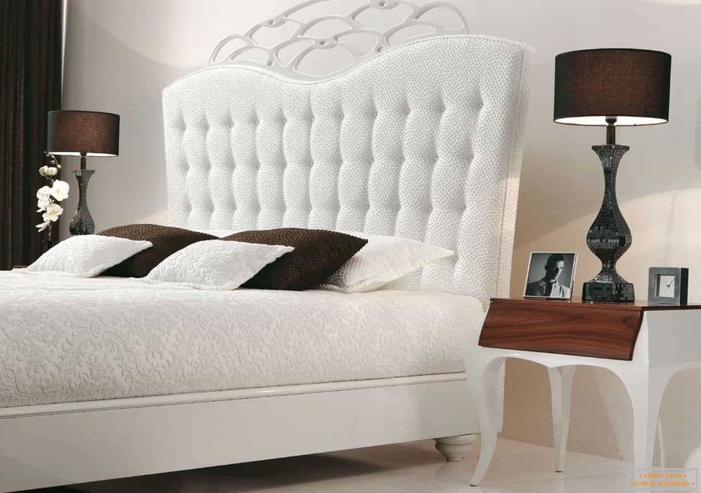 Бяло легло в класически стил