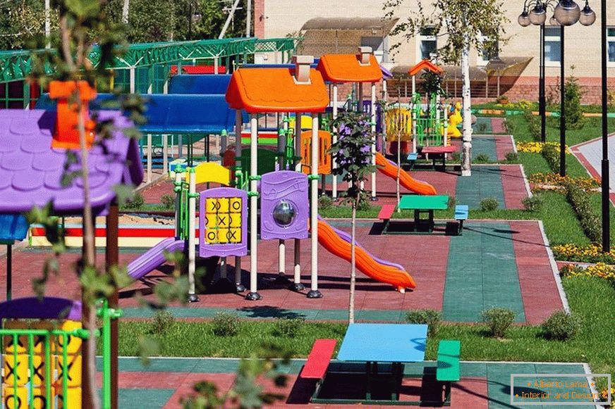 Детска площадка в детска градина