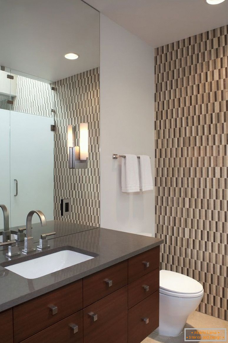 minimalist-lake-lb-баня-интериорен дизайн-with-wooden-vanity-and-black-countertop-and-mirror-luxurious-bathrooms-interior-design-ideas-bedrooms-design-ideas-modern-bathrooms-design-bathroom