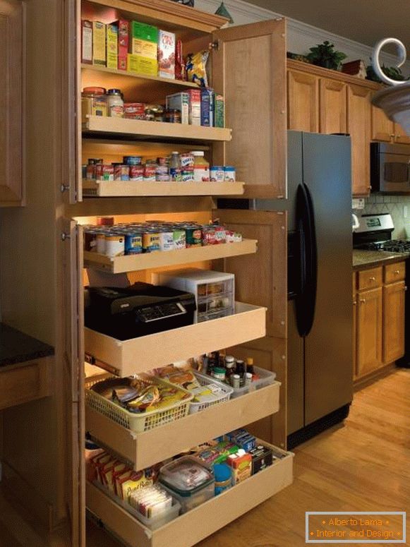 Кухненски шкаф с чекмеджета