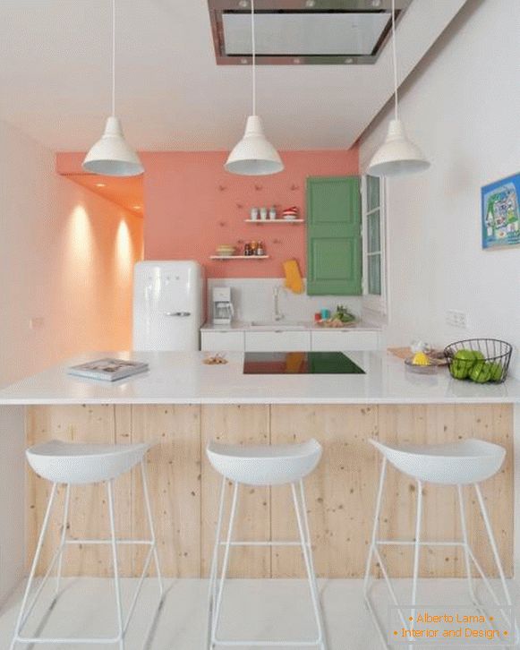 Интериор на малка кухня в комбинация с хол апартамент