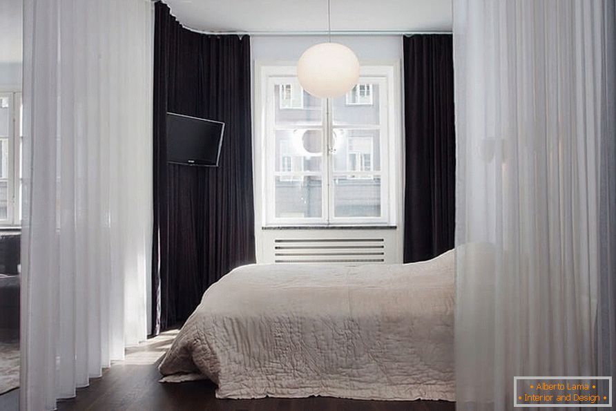 Легло с завеса в едностаен апартамент от 36 кв.м.