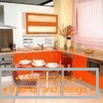Кухня в стила на арт нуво оранжево