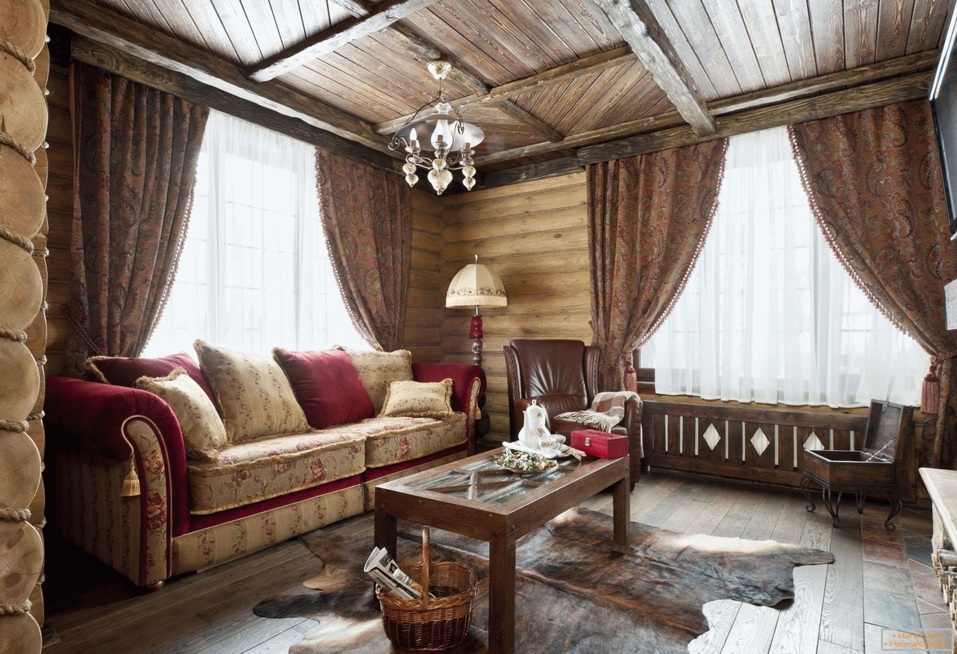 Дървен таван в хола