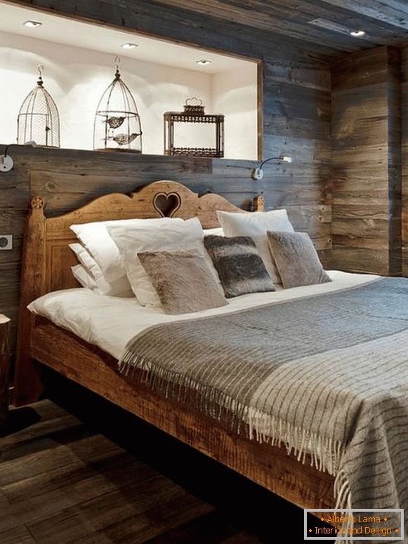 Спалня в дървената къща